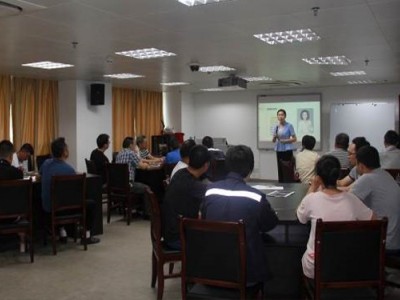 精彩紛呈---內(nèi)訓師授課技巧提升（中級）