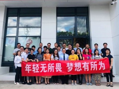 小小卡片，大大公司——商業(yè)銀行信用卡團辦營銷技巧