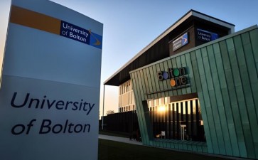 浙江傳媒學(xué)院與英國博爾頓大學(xué)合作舉辦視覺傳媒碩士學(xué)位教育項目