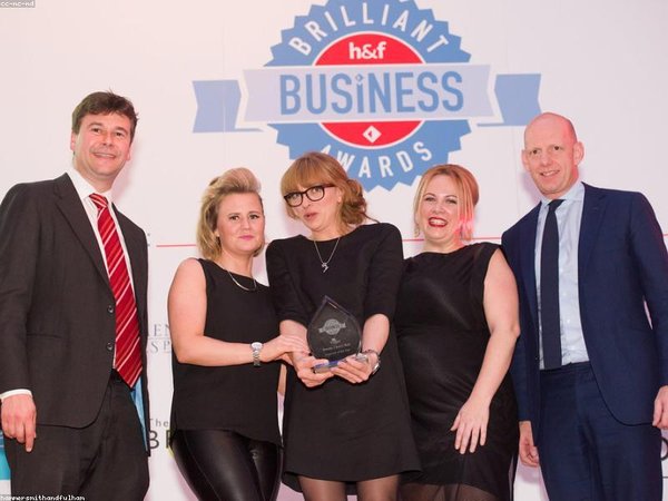 雪蘭多大學(xué)組織領(lǐng)導(dǎo)力博士能提升決策能力嗎？ 配圖3